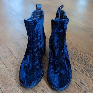 Blue Crushed Velvet Chelsea Boots